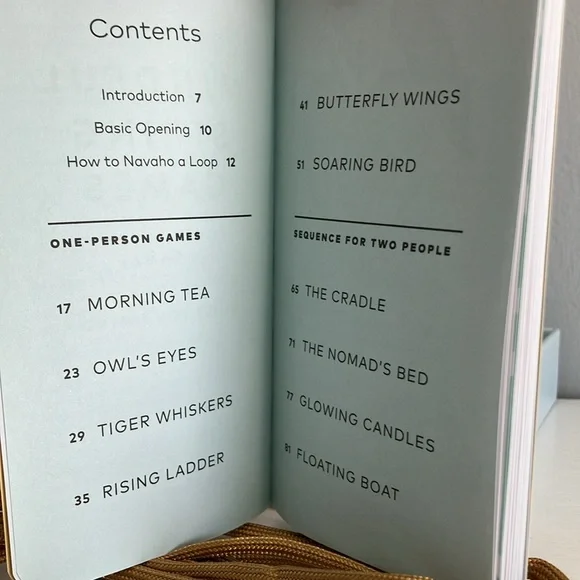 Chronicle Books - Mindful String Games - Picture 5 of 5